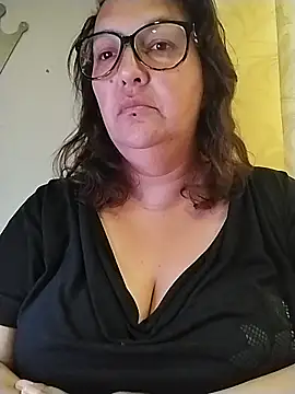 Snapshot of _Saraqueen-- chatting on July 18, 2026, 10:18 pm Saraqueen-- online show from July 18, 2026, 10:18 pm