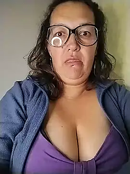 Snapshot of _Saraqueen-- chatting on July 12, 2026, 10:54 pm Saraqueen-- online show from July 12, 2026, 10:54 pm