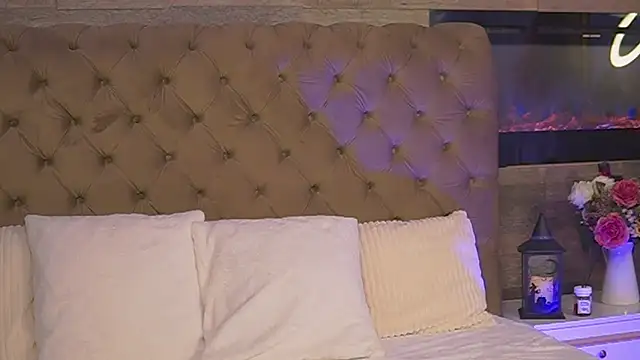 CharmingLilith online show from November 17, 2025, 6:06 am