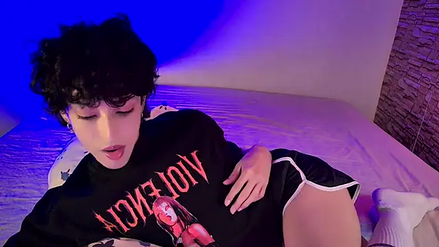 xFemboyToy online show from June 28, 2026, 1:34 am
