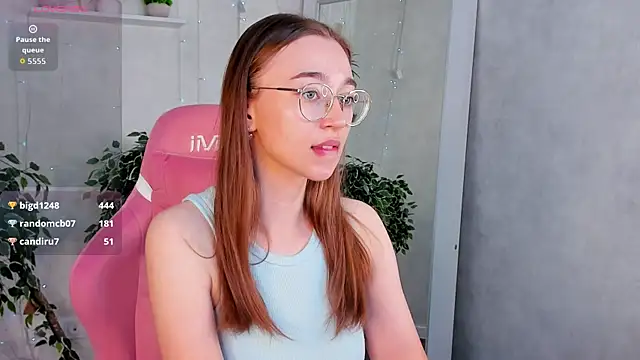 Lucy Green online show from June 25, 2026, 5:12 am