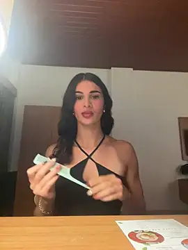 sarahlfvxo online show from June 23, 2026, 4:16 pm