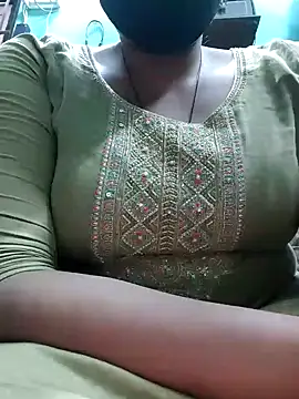 Hot Darling001 online show from June 18, 2026, 9:25 am