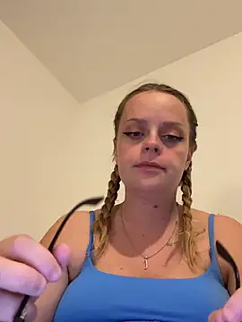 Snapshot of Kell1016- chatting on July 16, 2026, 9:45 pm Kell1016- online show from July 16, 2026, 9:45 pm