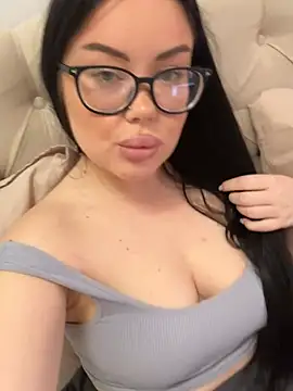 Snapshot of Peach_Doll chatting on June 17, 2026, 8:36 am Peach Doll online show from June 17, 2026, 8:36 am