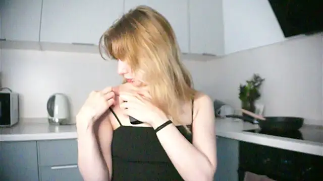 obsessi0ne online show from June 17, 2026, 10:25 am