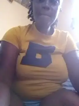 Snapshot of queen-shanty chatting on June 18, 2026, 9:14 am queen-shanty online show from June 18, 2026, 9:14 am
