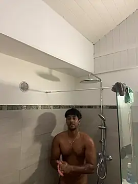 Snapshot of axel_black03 chatting on August 6, 2026, 1:50 pm axel black03 online show from August 6, 2026, 1:50 pm