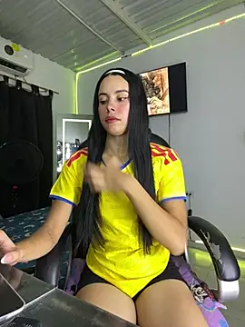 Snapshot of Lesly_Cute_ chatting on June 19, 2026, 4:18 am Lesly Cute online show from June 19, 2026, 4:18 am