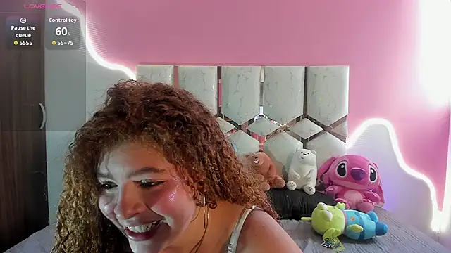 Snapshot of Kiara_velez chatting on July 11, 2026, 12:49 pm Kiara velez online show from July 11, 2026, 12:49 pm