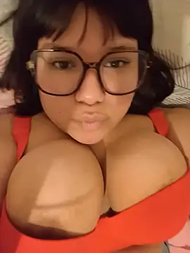 Snapshot of celprettyy chatting on June 30, 2026, 2:44 am celprettyy online show from June 30, 2026, 2:44 am