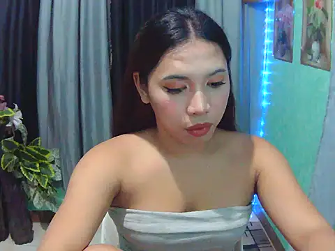 Snapshot of XCalixa chatting on July 28, 2026, 2:13 pm XCalixa online show from July 28, 2026, 2:13 pm