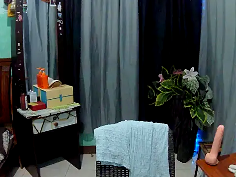 Snapshot of XCalixa chatting on July 2, 2026, 3:51 pm XCalixa online show from July 2, 2026, 3:51 pm