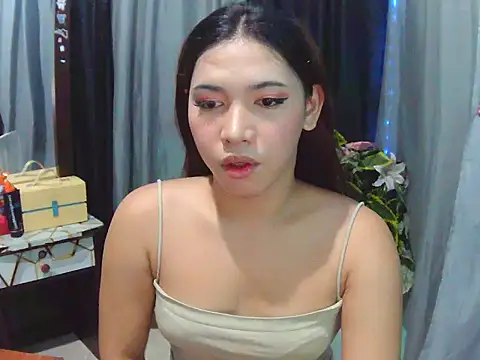 Snapshot of XCalixa chatting on July 17, 2026, 7:11 pm XCalixa online show from July 17, 2026, 7:11 pm