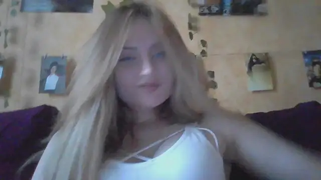 Snapshot of MilaPrecious chatting on July 6, 2026, 3:03 pm MilaPrecious online show from July 6, 2026, 3:03 pm