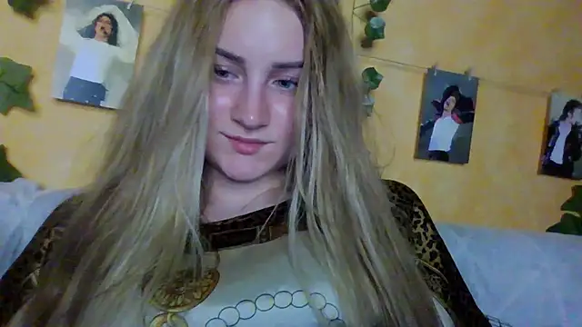 Snapshot of MilaPrecious chatting on July 4, 2026, 7:07 pm MilaPrecious online show from July 4, 2026, 7:07 pm