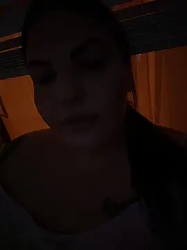 Snapshot of AngelinaMina chatting on June 17, 2026, 7:35 pm AngelinaMina online show from June 17, 2026, 7:35 pm