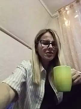 Snapshot of Nadine_Nadine chatting on July 7, 2026, 4:10 pm Nadine Nadine online show from July 7, 2026, 4:10 pm