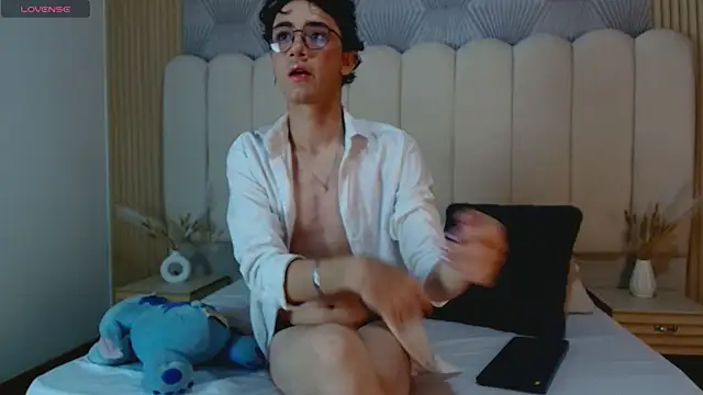 Leo Williamss online show from June 24, 2026, 12:04 pm