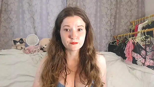 Snapshot of ChloeBrooklyn chatting on June 24, 2026, 2:04 pm ChloeBrooklyn online show from June 24, 2026, 2:04 pm