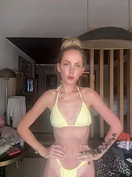 Snapshot of sophiemae chatting on July 15, 2026, 1:40 pm sophiemae online show from July 15, 2026, 1:40 pm