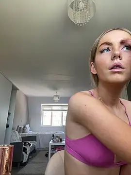Snapshot of sophiemae chatting on July 2, 2026, 10:21 am sophiemae online show from July 2, 2026, 10:21 am
