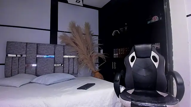 JessicaTylerr  online show from July 3, 2026, 4:41 am
