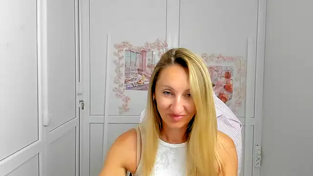 LilyDreamm online show from June 19, 2026, 6:30 am