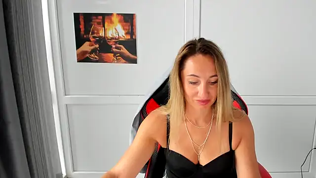 LilyDreamm online show from July 28, 2026, 6:32 am
