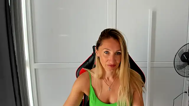 LilyDreamm online show from June 29, 2026, 6:20 am