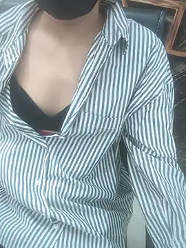 sushmita0 online show from June 20, 2026, 2:33 pm