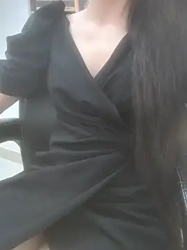 sushmita0 online show from July 4, 2026, 2:43 pm