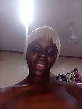 Snapshot of Highonmoglie chatting on June 18, 2026, 8:58 pm Highonmoglie online show from June 18, 2026, 8:58 pm