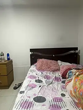 mila  vega online show from August 5, 2026, 3:44 am