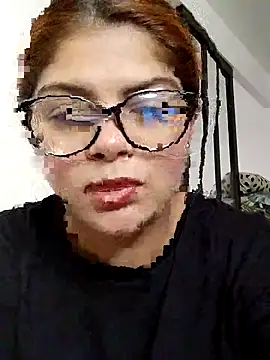 Snapshot of isabella-rosse chatting on July 1, 2026, 9:42 am isabella-rosse online show from July 1, 2026, 9:42 am