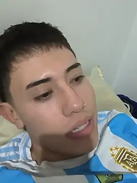 Snapshot of Thiagoo_Vega chatting on July 14, 2026, 2:05 am Thiagoo Vega online show from July 14, 2026, 2:05 am