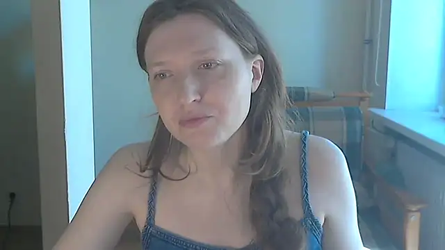 Snapshot of Holistic_woman chatting on June 21, 2026, 11:49 am Holistic woman online show from June 21, 2026, 11:49 am
