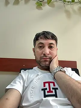Snapshot of Elnur_464 chatting on July 1, 2026, 5:19 am Elnur 464 online show from July 1, 2026, 5:19 am