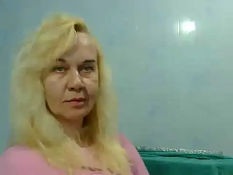 Ravelynni online show from June 27, 2026, 8:15 pm