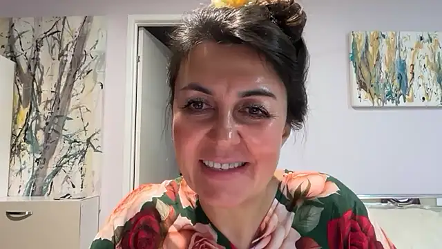 Jonellasa online show from July 4, 2026, 2:32 pm