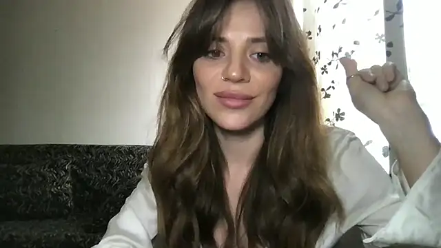 Snapshot of Solenne chatting on July 11, 2026, 12:38 pm Solenne online show from July 11, 2026, 12:38 pm