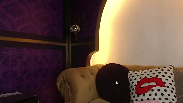Yein Palmer online show from June 26, 2026, 2:39 am