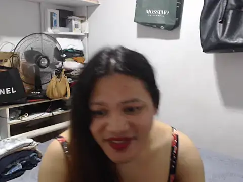 Snapshot of liebewendy2025 chatting on June 22, 2026, 12:49 am liebewendy2025 online show from June 22, 2026, 12:49 am