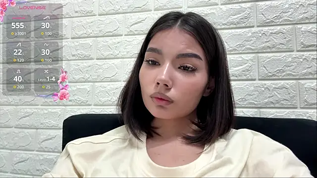 Snapshot of HolliMalory chatting on July 12, 2026, 9:37 pm HolliMalory online show from July 12, 2026, 9:37 pm