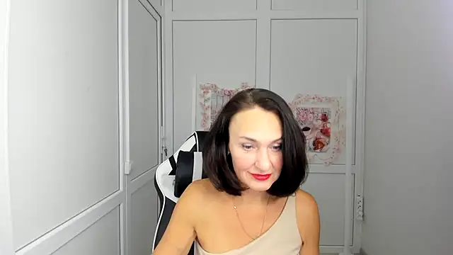 OliviaKateee online show from July 15, 2026, 12:23 pm