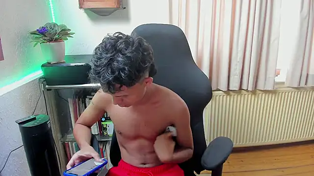 carlos 00foxx online show from June 26, 2026, 12:44 pm