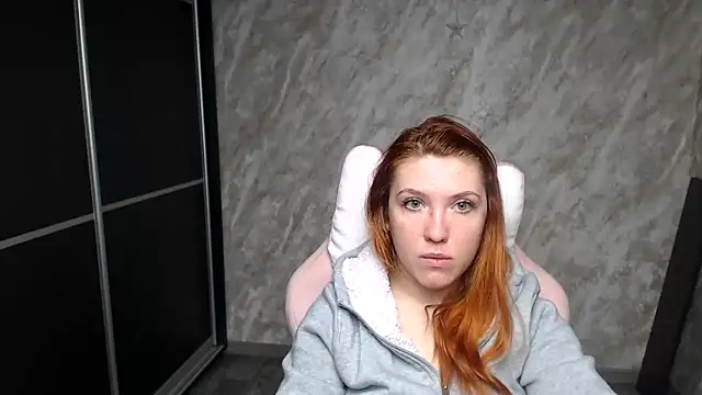 Snapshot of Reginasmilee chatting on February 8, 2026, 1:58 am Reginasmilee online show from February 8, 2026, 1:58 am