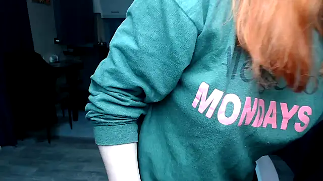 Snapshot of Reginasmilee chatting on December 3, 2025, 12:33 am Reginasmilee online show from December 3, 2025, 12:33 am