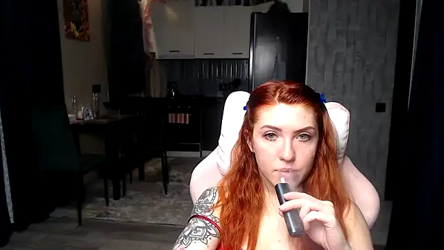 Reginasmilee online show from March 13, 2026, 4:17 am