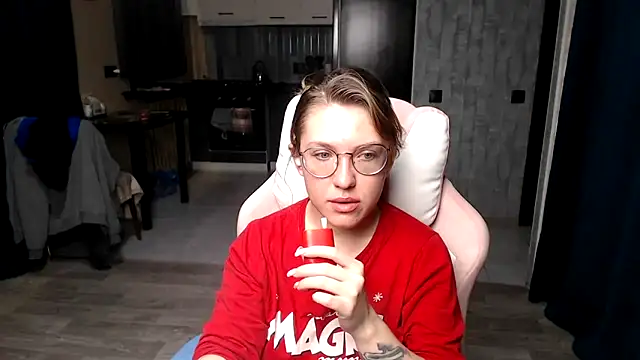 Reginasmilee online show from September 21, 2025, 11:43 pm